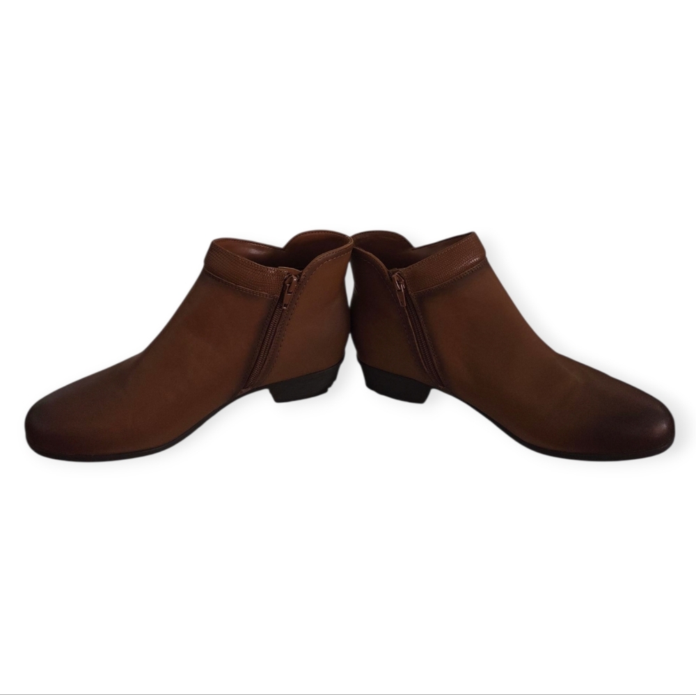 NWOT Women's Rockport Carly Booties - Picture 7 of 9